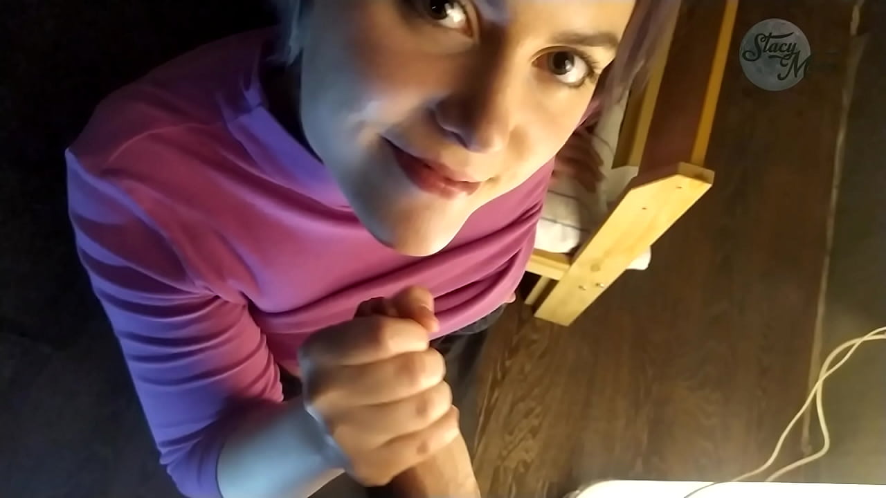 Típico porno casero ruso con una trama de pollas y un buen trago profundo